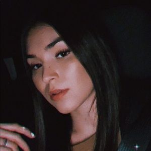 Meet your Posher, Aisha